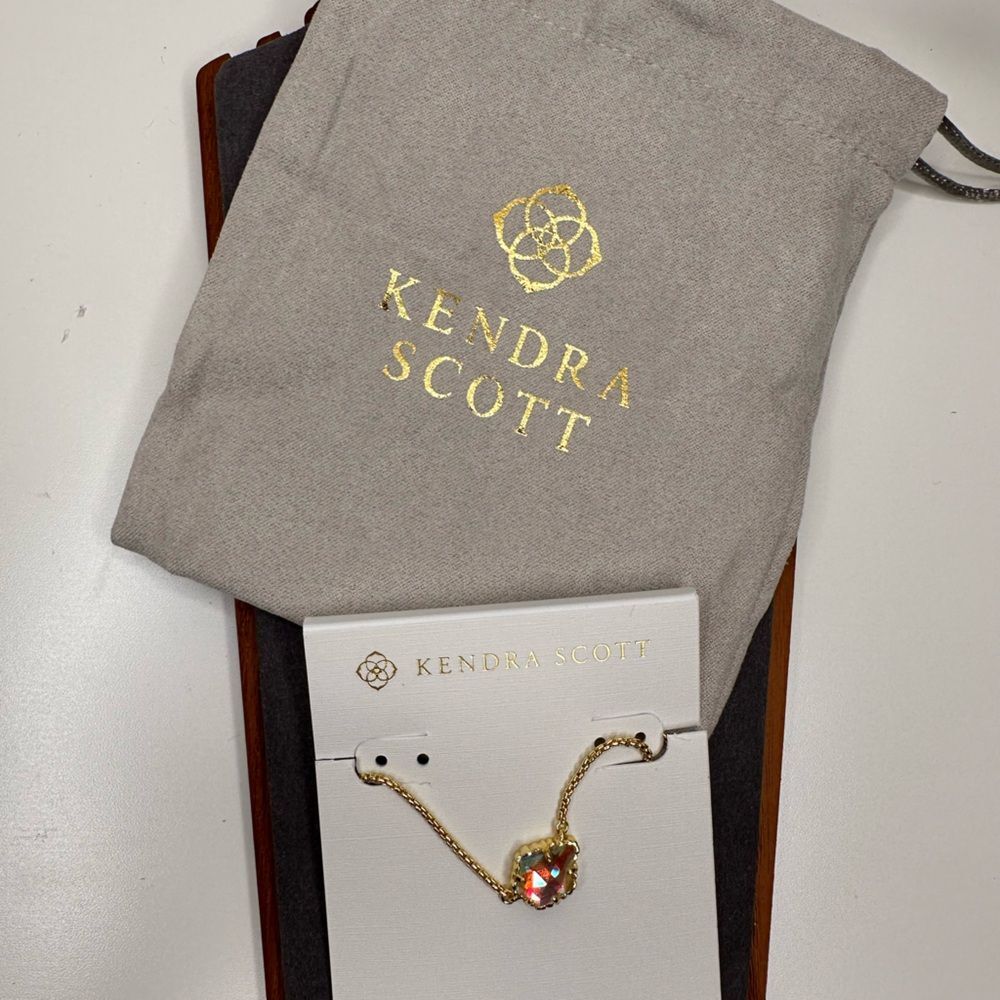 Kendra Scott Gold-Tone Iridescent Pendant Necklace 16-18” Adjustable NWT - Picture 10 of 10
